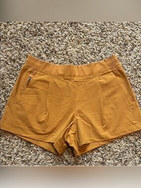 Athleta Textured Brooklyn short